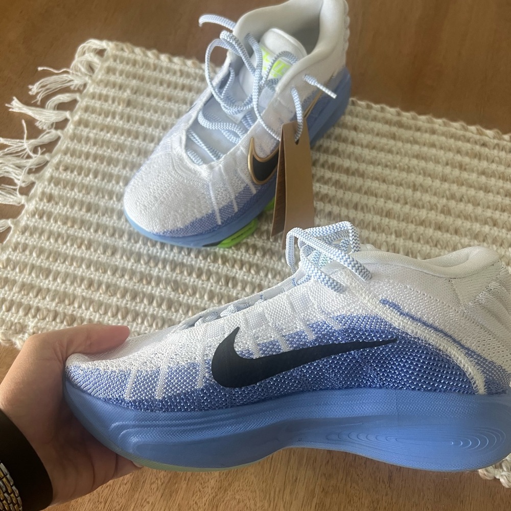 Nike Air Zoom GT Hustle 3 EP Basketball Shoes - Picture 2 of 9
